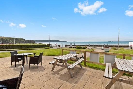Anchor Guest House Haverfordwest Exterior foto